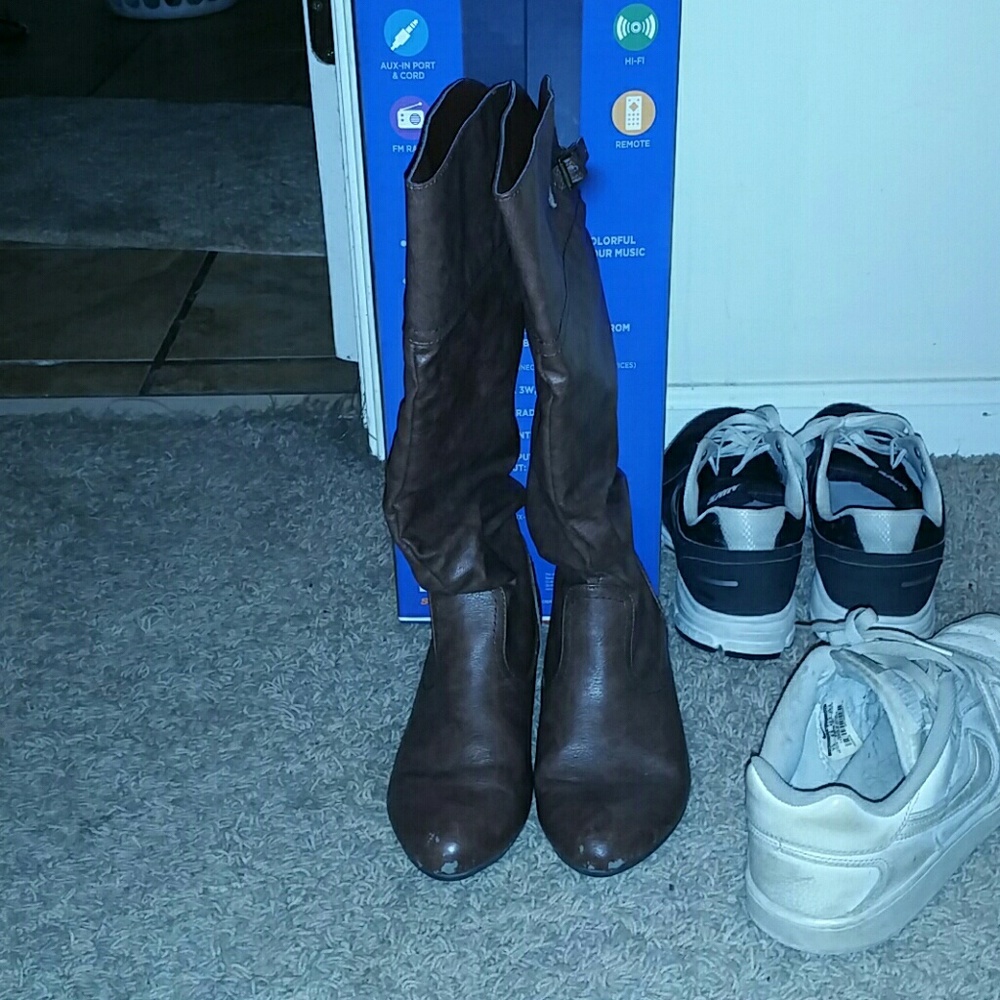 Leather boots